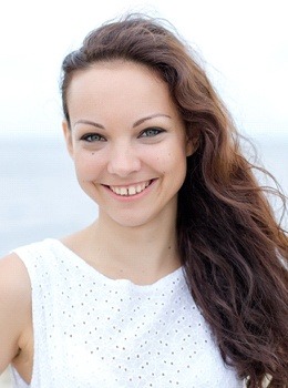 A woman with gapped teeth